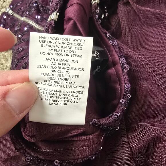 Junior's Speechless Geometric Sequin & Mesh Dress w/ Keyhole Back | Size 5 - Picture 10 of 11